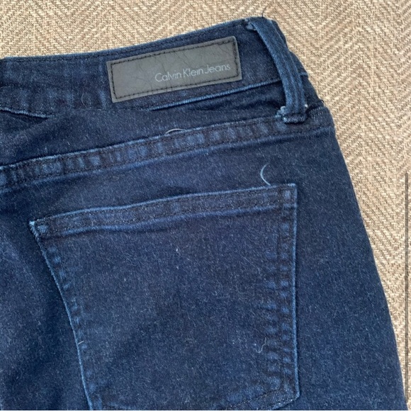 Excellent Preowned Condition Calvin Klein Jeans Size 4. Very Cute. - Picture 5 of 6
